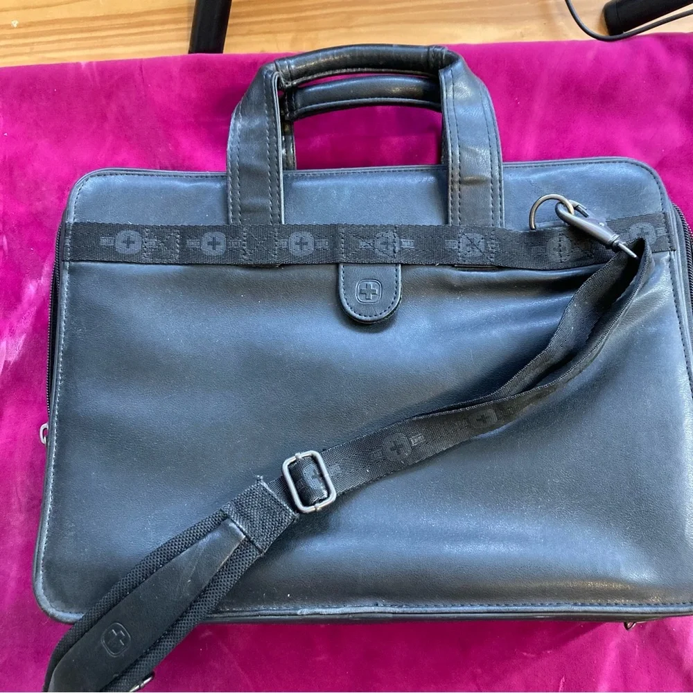 Wenger Swiss Army Laptop Computer Case Shoulder Carryon Briefcase Black